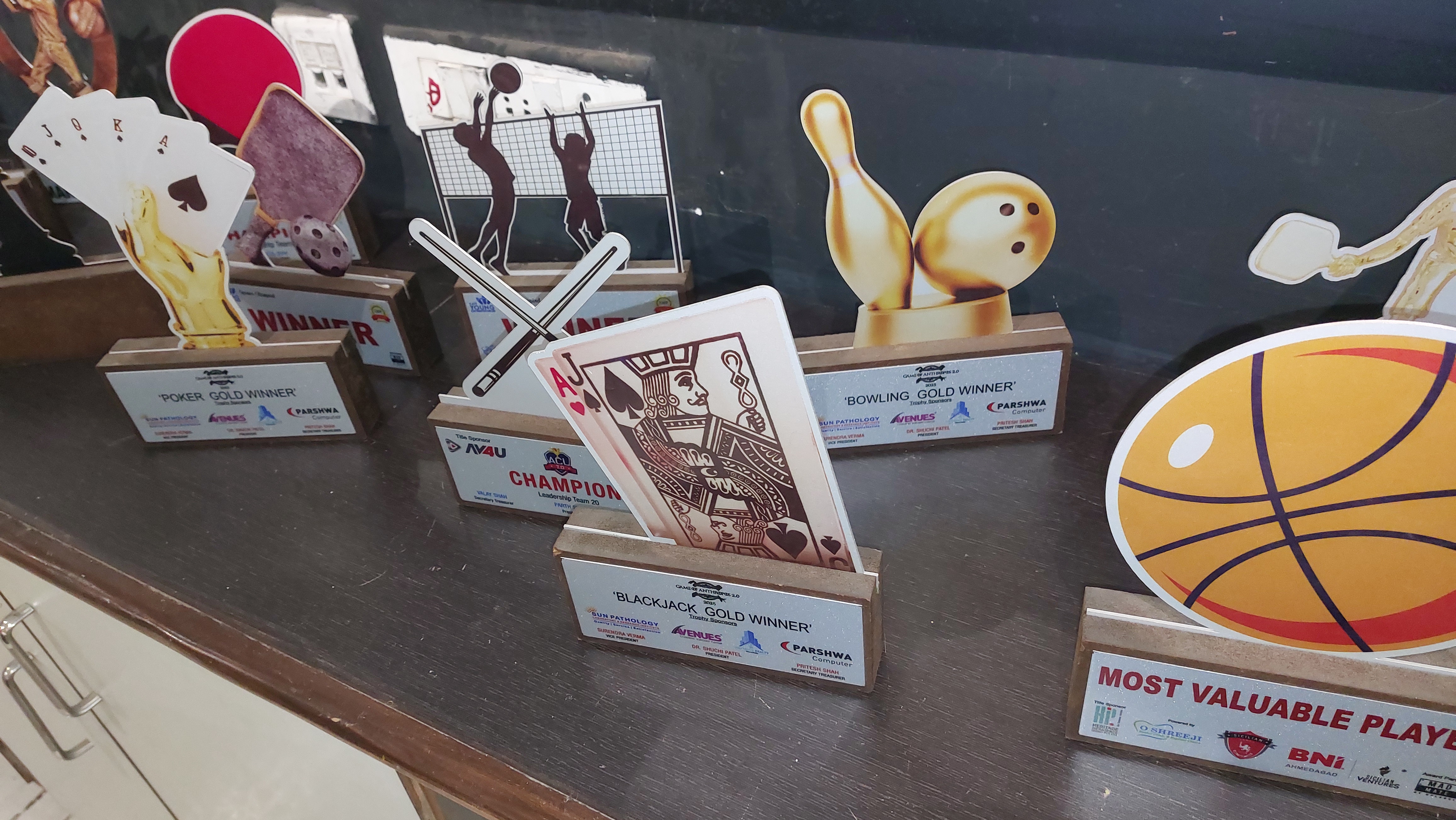 MAD MATE trophy and recognition products